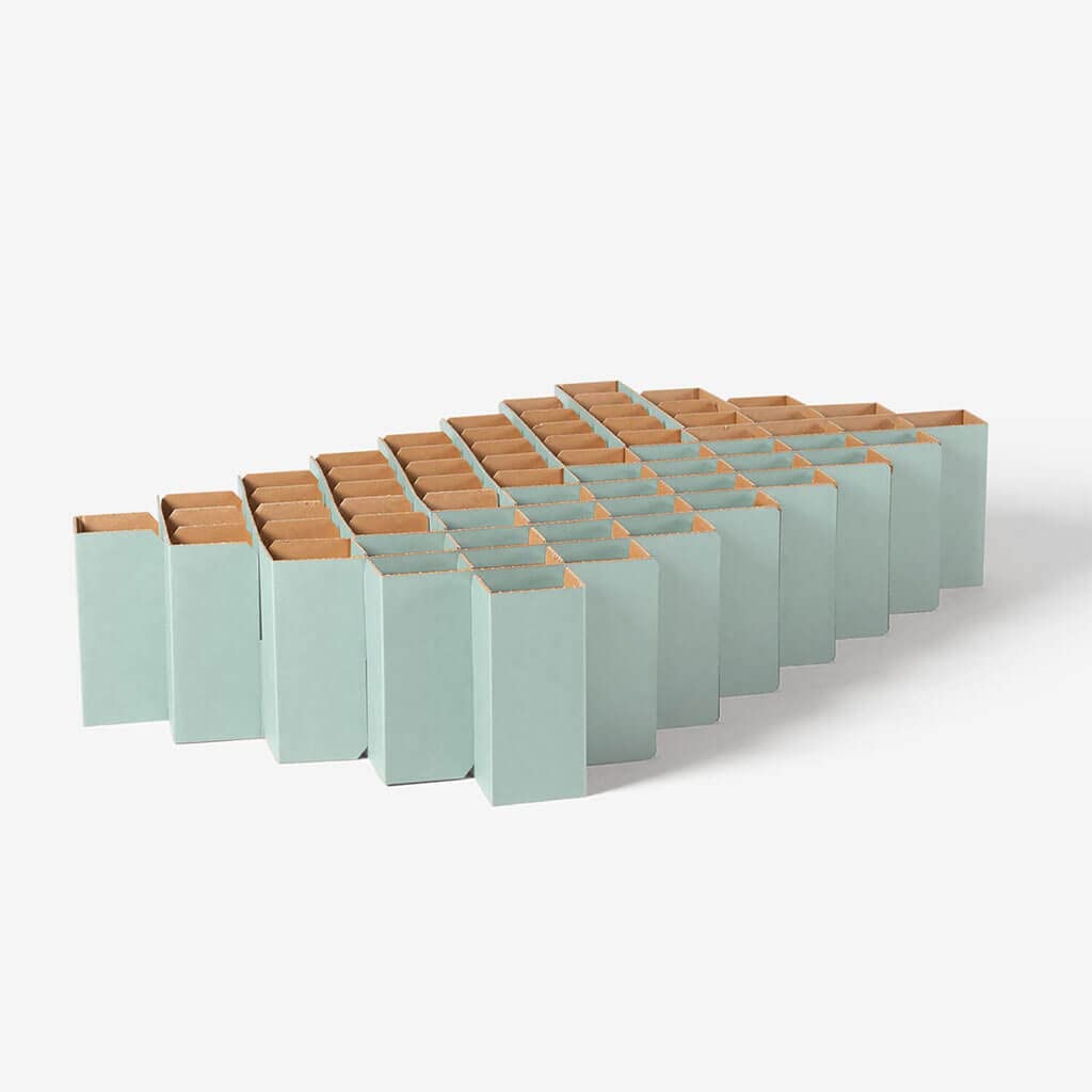 ROOM IN A BOX Bett 2.0 M/Salbei: Klappbett aus Wellpappe 120 140 x 200 cm und Zwischengrößen. Auch als Gästebett. Lattenrost Nicht nötig.