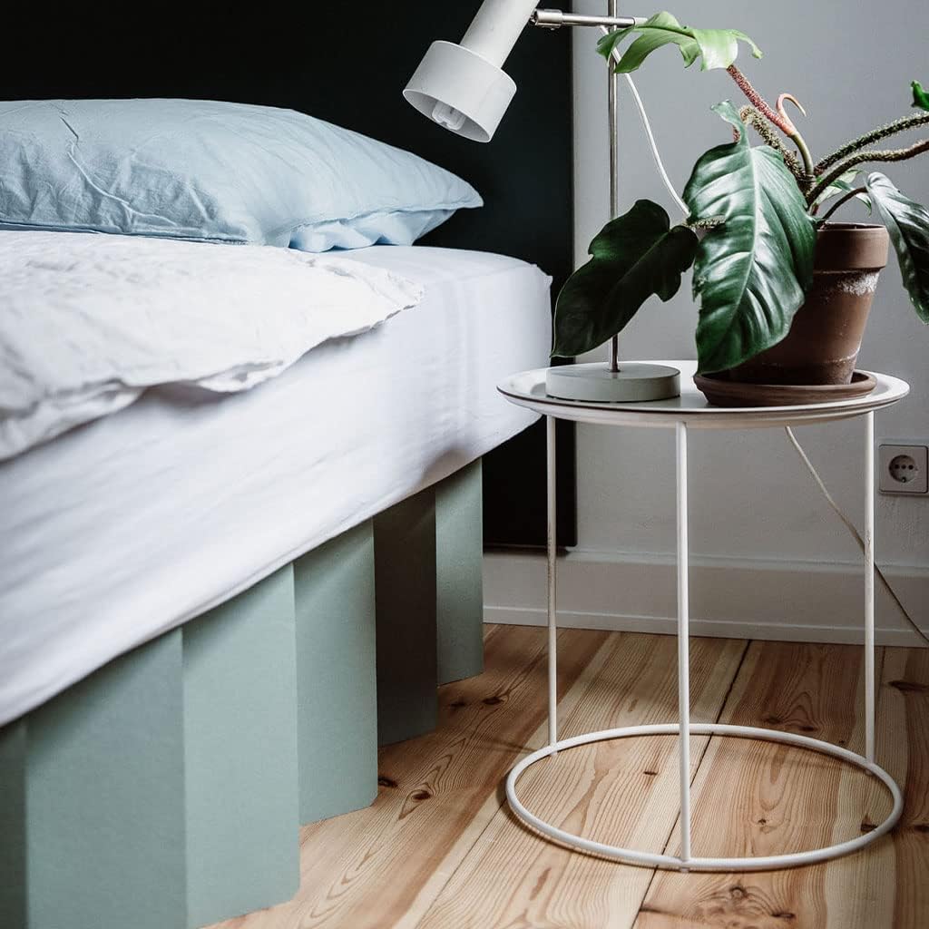 ROOM IN A BOX Bett 2.0 M/Salbei: Klappbett aus Wellpappe 120 140 x 200 cm und Zwischengrößen. Auch als Gästebett. Lattenrost Nicht nötig.